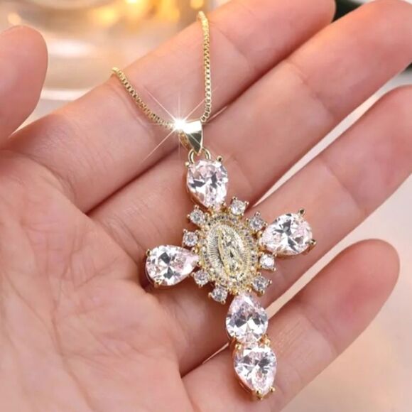 Vintage elegant cross necklace